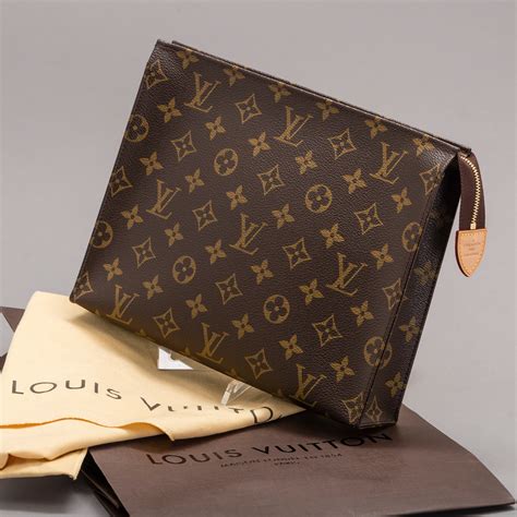 louis vuitton toiletry pouch 15|toiletry pouch 26 louis vuitton.